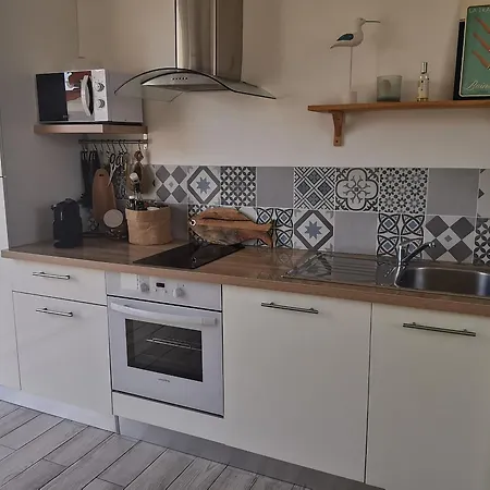 Holiday home Maison Renovee Proche Plage, Centre-ville, Animaux Ok, Parking - Fr-1-194-296 *